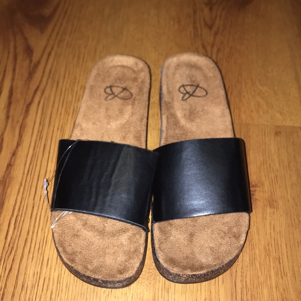Woman sandals black with screw design super cute - Picture 2 of 5
